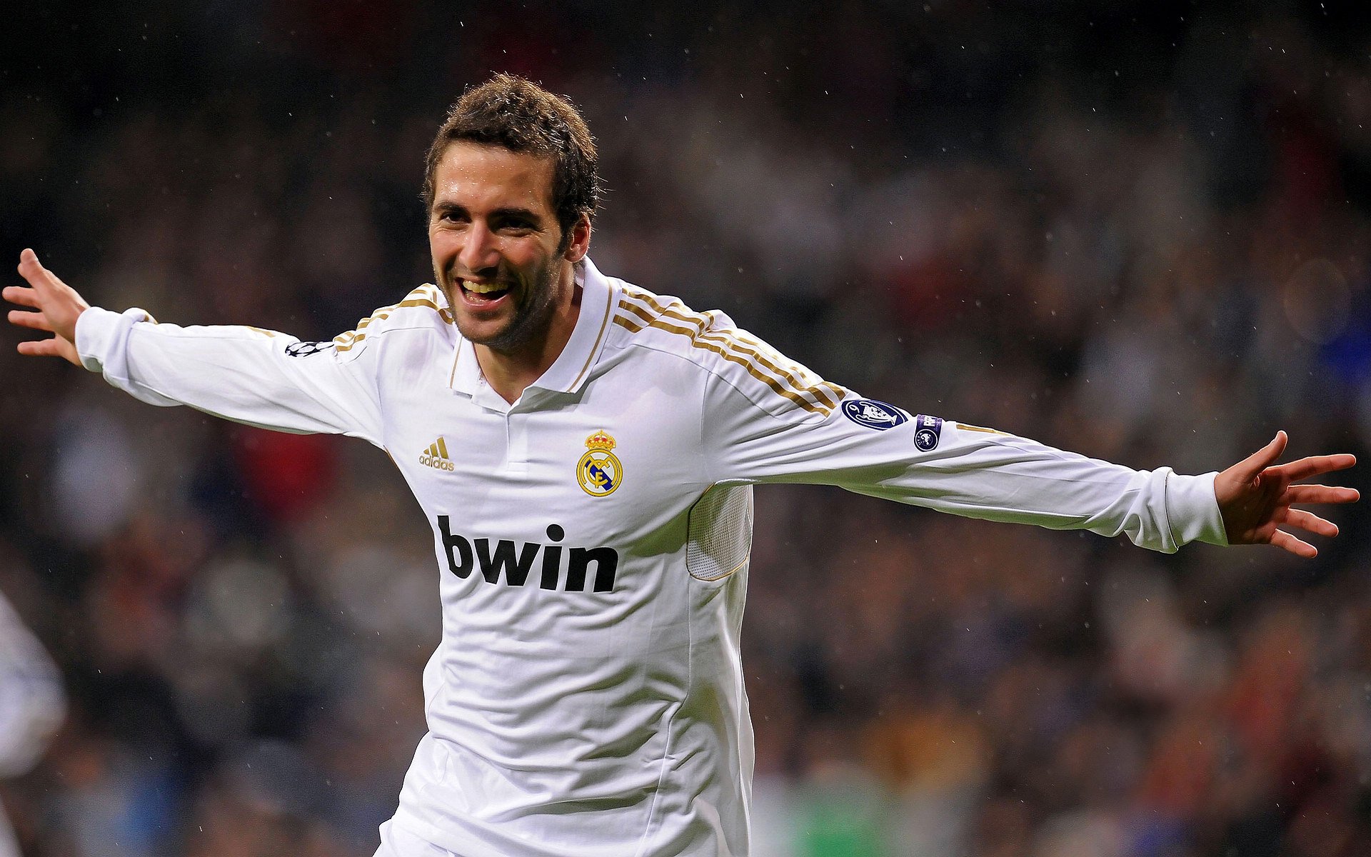 开云中国-莫伊：全黑队的强力前锋，用出色的防守和scrum带来巨大优势，莫伊塞斯队长